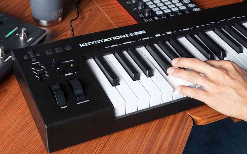 best-affordable-88-keys-MIDI-controller