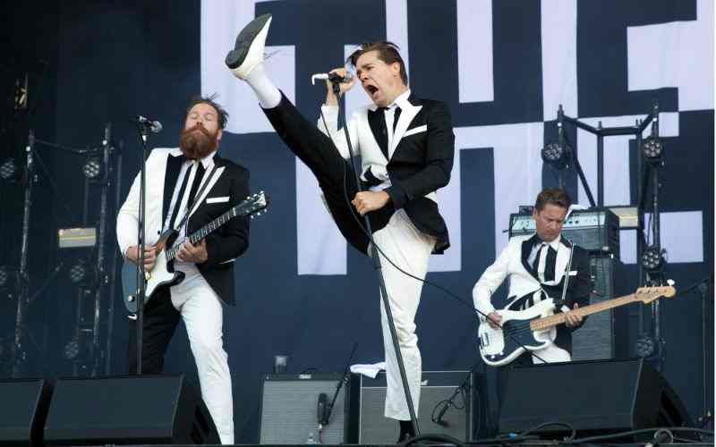 The-Hives-famous-band-names-that-starts-from-H